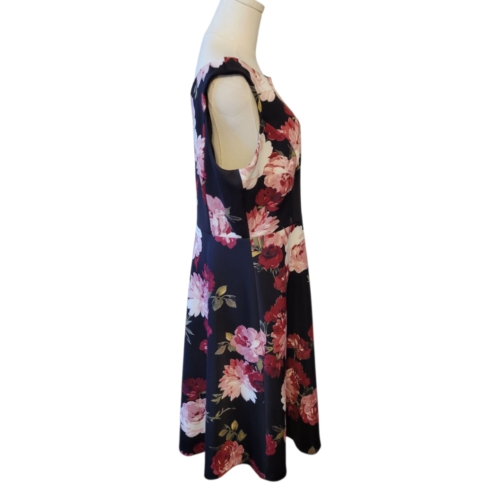 WHBM Black Sleeveless Rose Floral Fit & Flare Dress Size 12 - Picture 4 of 6